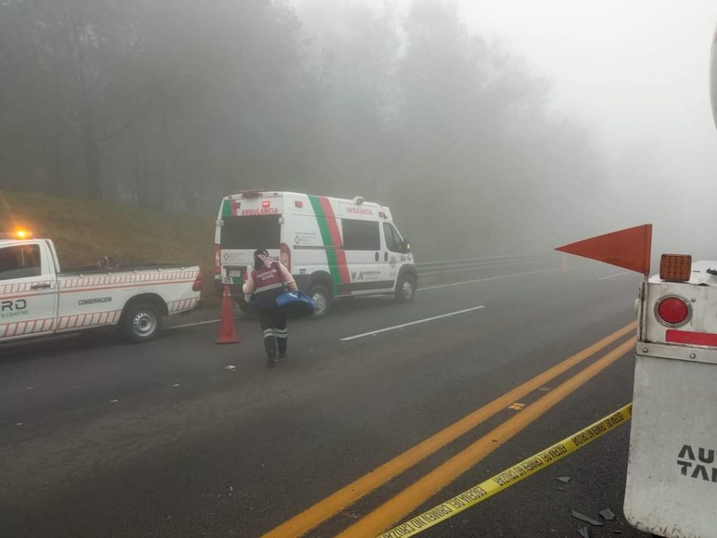 Un motociclista muerto y daños materiales, saldo de múltiple choque sobre la México- Tuxpan
