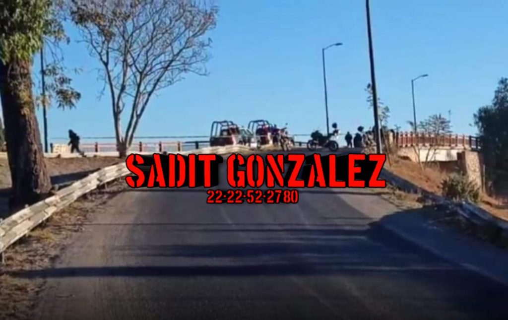 Cadáver embolsado y con narcomensaje sobre la carretera Tlaxcala-Texmelucan