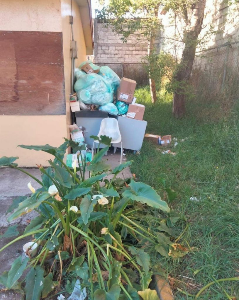 IMSS Zacatlán: Sin atención a beneficiarios y convertido en basurero