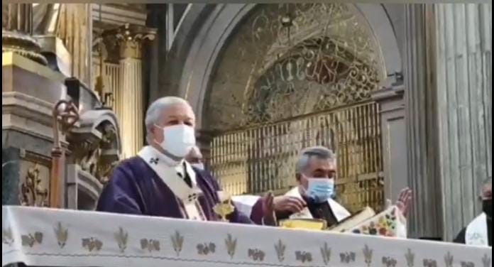 Video desde Puebla: Inicia la cuaresma con misa en la catedral