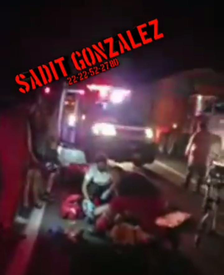 Video desde Puebla: Motociclista falleció en la carretera a Izúcar de Matamoros