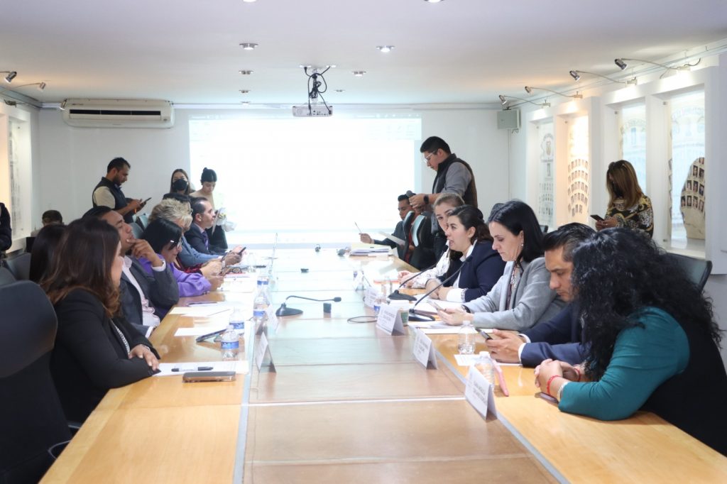 Comisiones Unidas aprueban iniciativa para involucrar a padres de familia en la educación y atención de niñas y niños