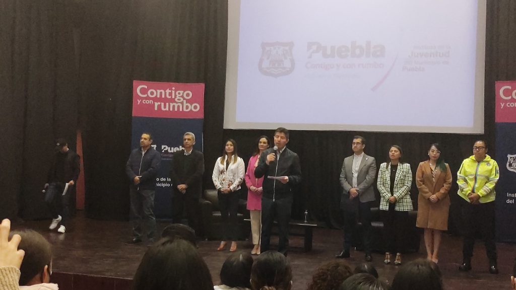 Eduardo Rivera encabeza diálogo “Un testimonio para abrir los ojos”