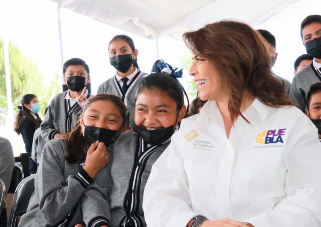 Realizan la entrega de la primera etapa de Escuelas Solares