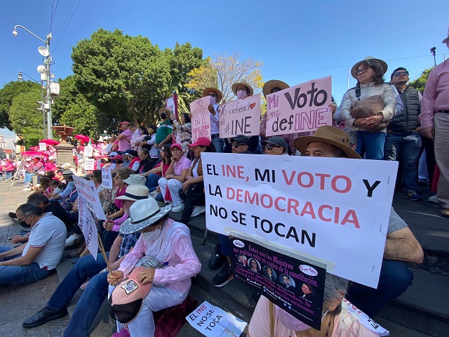 Video desde Puebla: Salen a defender al INE contra el llamado Plan B 