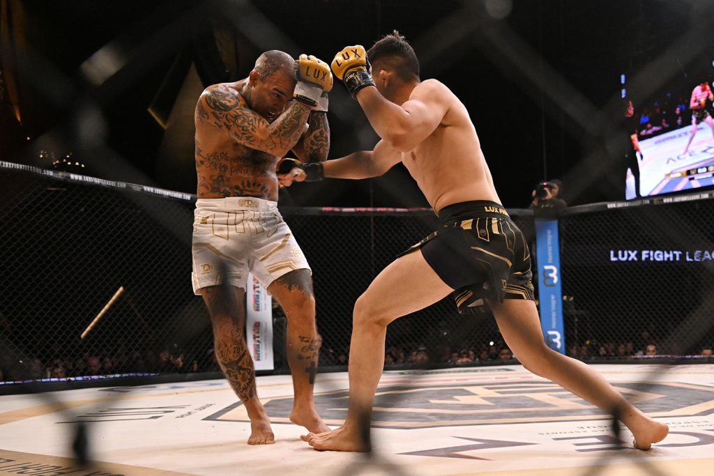 Emmanuel Rivero quita lo invicto a “Baby Face” Patrón en LUX 030