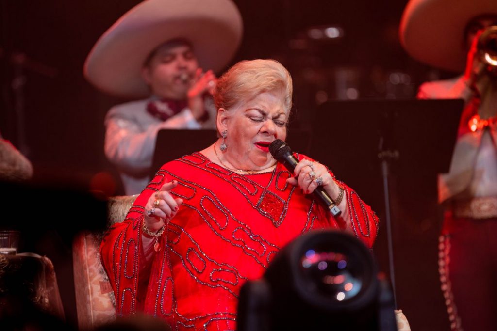 Paquita la del Barrio se anota “Lleno total” en California