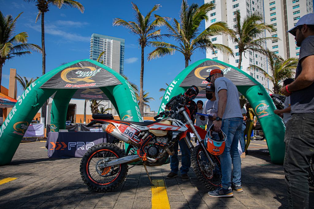 Calor, playa, dunas y piedras marcaron inicio del Rally Coast 2 Coast en Veracruz