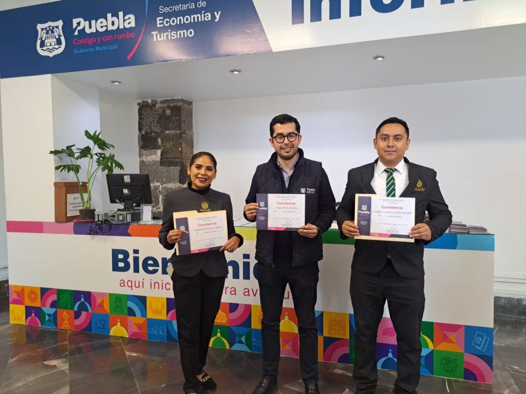 Se capacita a prestadores de servicios turísticos en Puebla capital