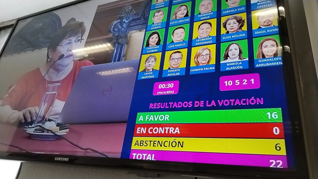 Aprueba cabildo renuncia de Silvia Tanús