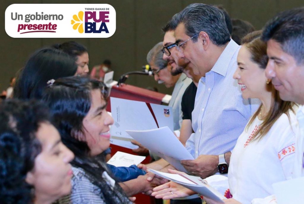 Entregan 610 escrituras y documentos agrarios a mujeres cabezas de familia