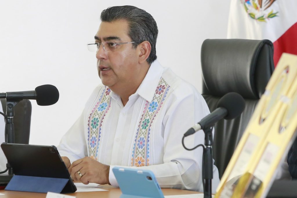 Fortalecer valores y acercarse a la familia, pidió el gobernador a los poblanos