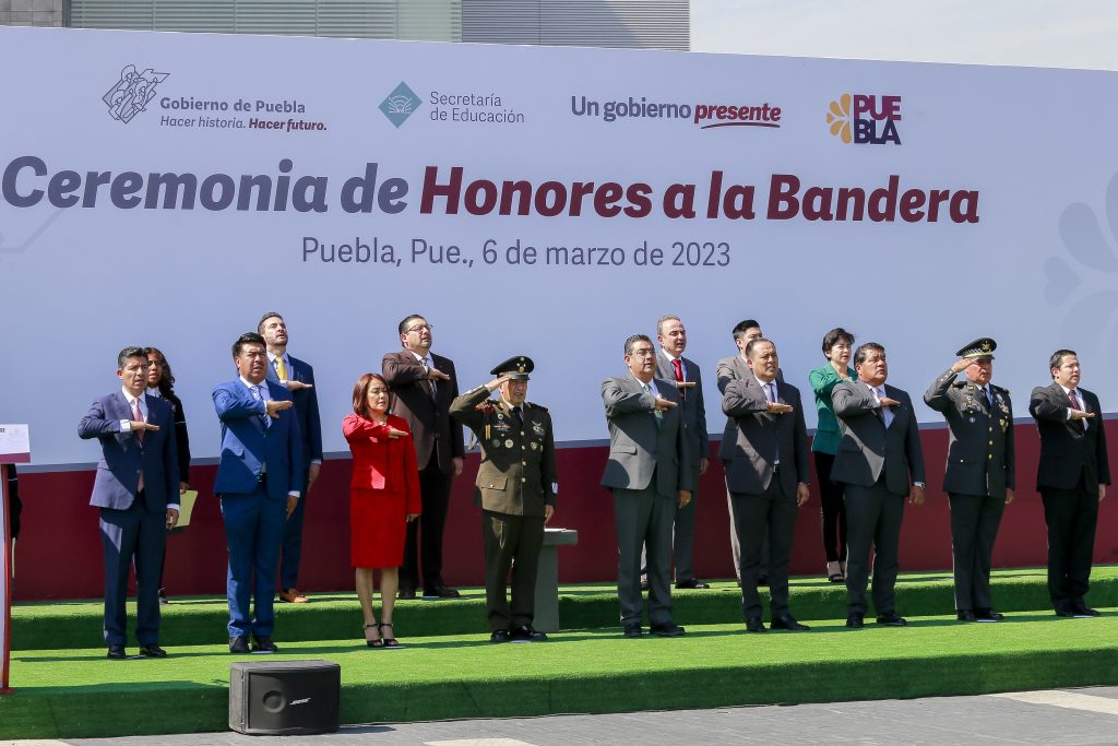 Video y fotonota: Gobernador Céspedes Peregrina encabeza ceremonia de honores a la bandera