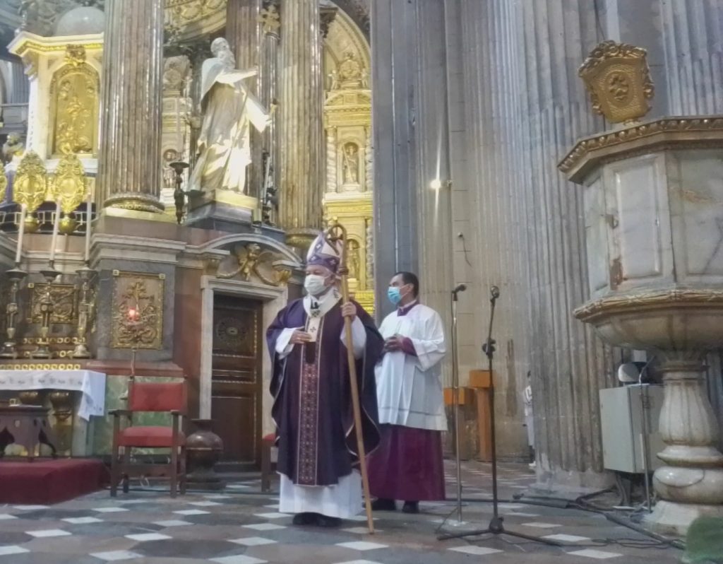 Video: Arzobispo de Puebla aprovecha la víspera de Semana Santa para arremeter contra el aborto
