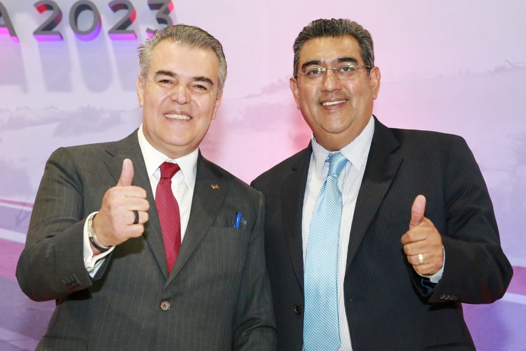 Sergio Salomón asistió a toma de protesta de la Canacar