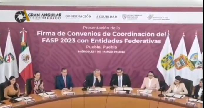 Video desde Puebla: Sergio Salomón Céspedes y Adán Augusto López encabezan firma de convenio de seguridad