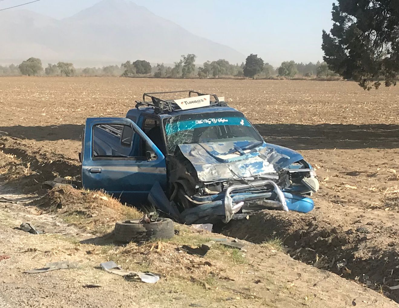 Hombre pierde la vida en accidente automovilístico en Tlachichuca