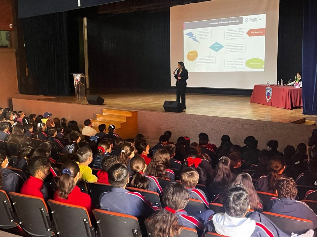 Impulsan estrategia contra la violencia digital en escuelas