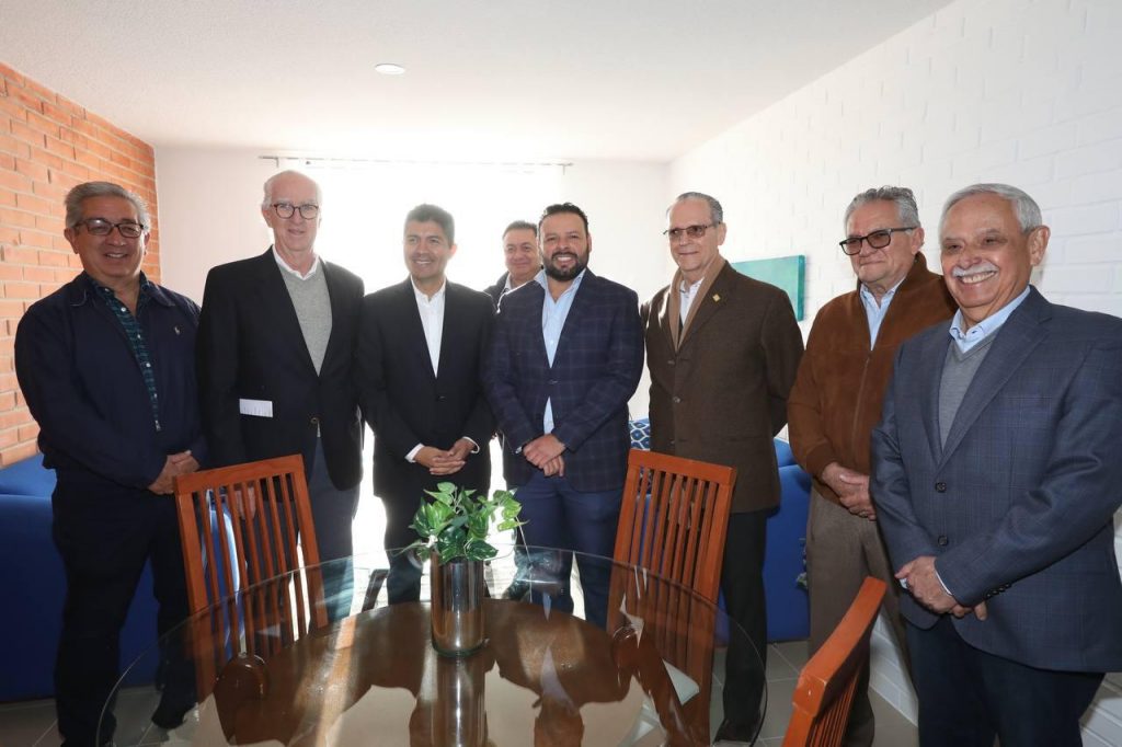 Presentan casas construidas con apoyos fiscales