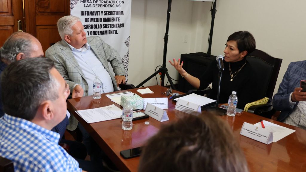 Carlos Peredo sostuvo reunión con subsecretaria de Medio Ambiente y Delegado Regional de Infonavit