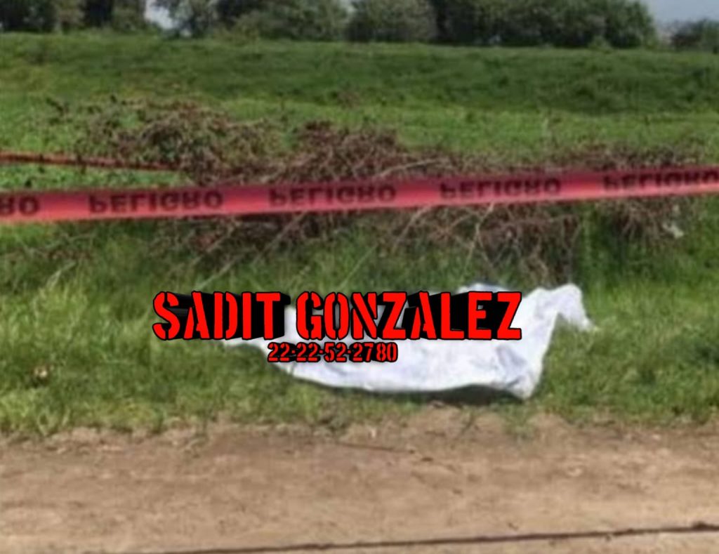 Cadáver de un hombre que habría sido asesinado a navajazos en Tecamachalco