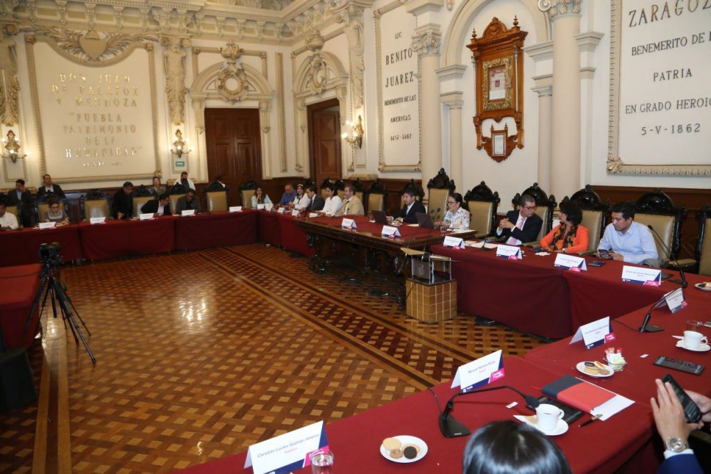 Video desde Puebla: Confirman a Lucero Saldaña como secretaria del ayuntamiento