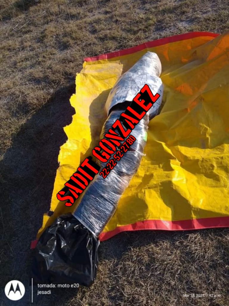 Cadáver de un hombre emplayado y con narcomensaje en Tepeaca