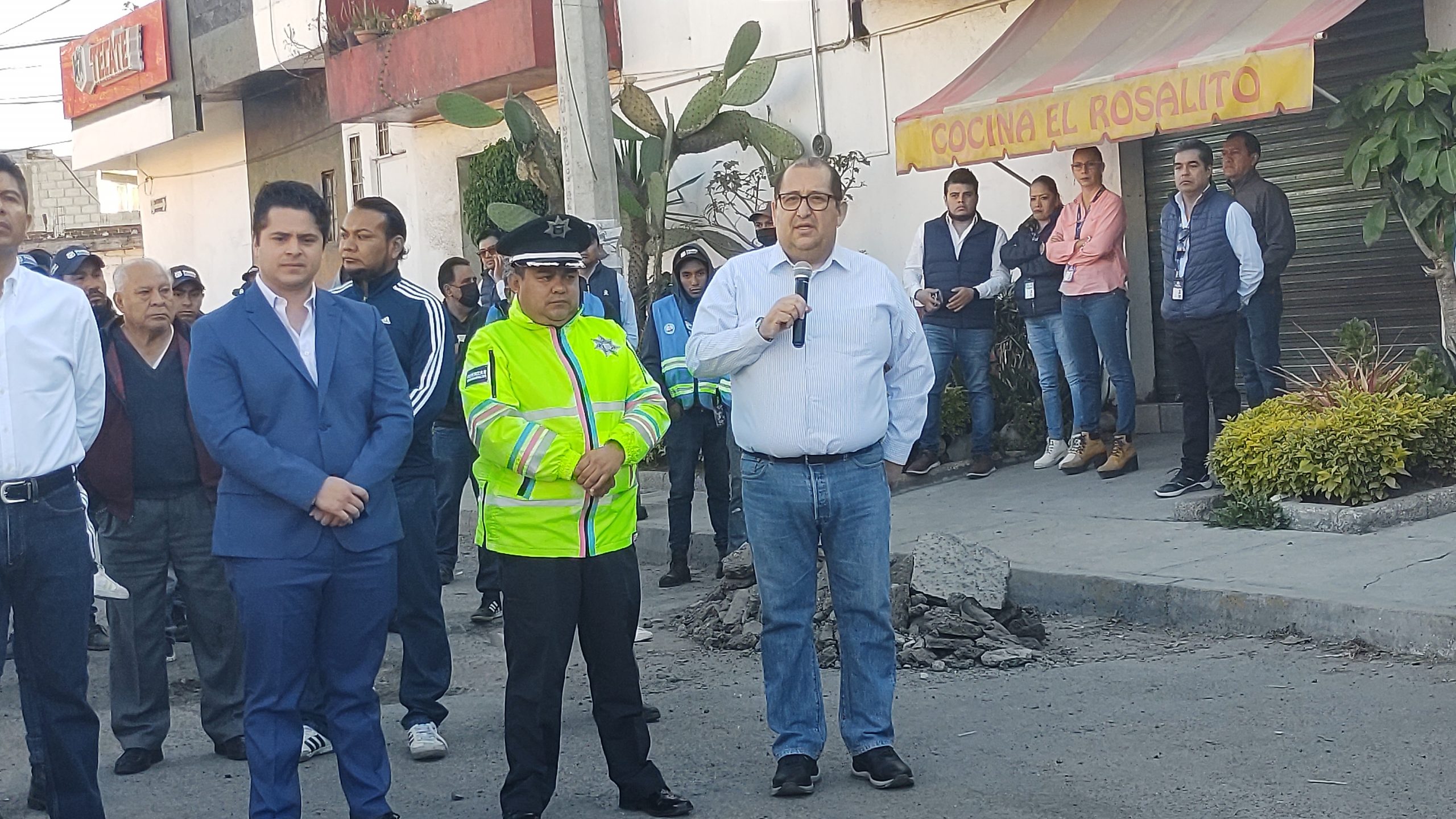 Video: En la tercera semana de abril, construcción de pasos peatonales, aseveró Vélez Tirado