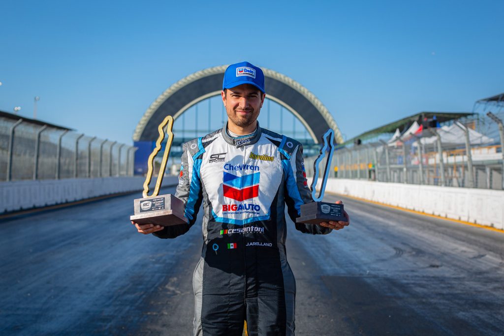 Triunfo y podio para José Arellano y el Chevron Havoline Racing Team en los Gran Turismo México Pro 1