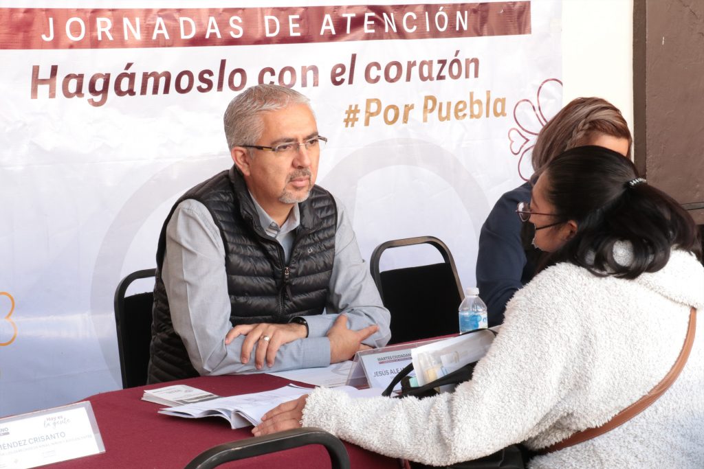En “Martes Ciudadano”, SEDIF refuerza atención a población vulnerable de Chignahuapan