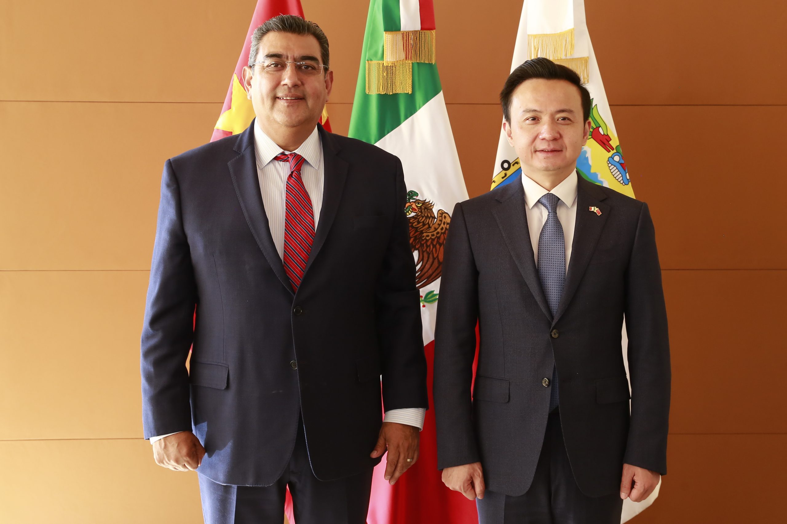 Gobernador Céspedes Peregrina refuerza relaciones con China y Unión