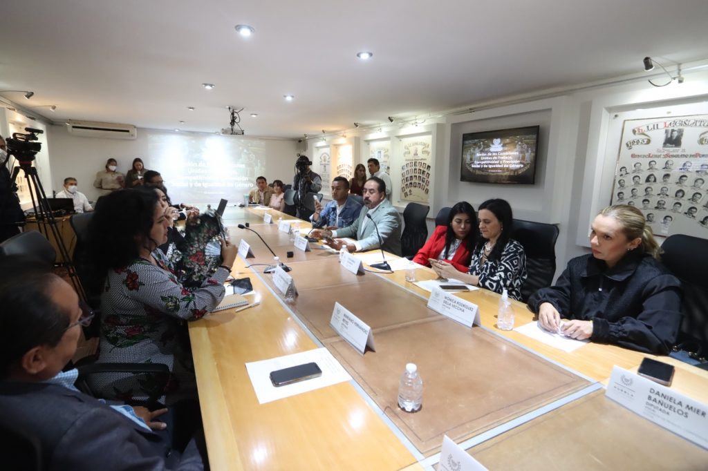 Comisiones Unidas del Congreso aprueban adiciones a la Ley de los Trabajadores al Servicio del Estado