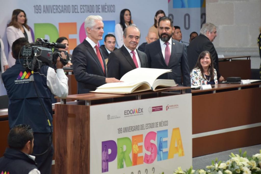 Celebra EdoMéx 199 años de su fundación, reciben 15 mexiquenses la Presea 2022