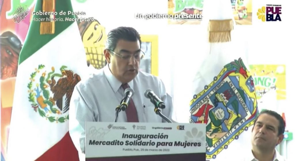 Inaugura Sergio Salomón Mercadito Solidario para Mujeres 