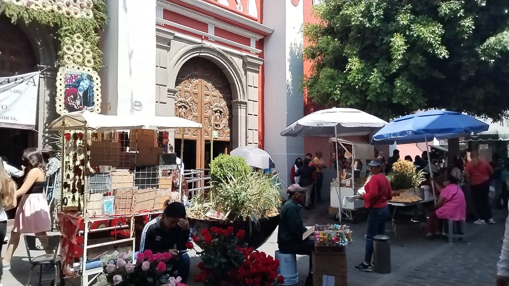 Video desde Puebla: Católicos acuden a la visita de las 7 casas