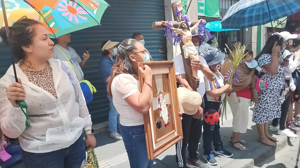 Video: Niño Doctor de Tepeaca encabeza Procesión de Viernes Santo