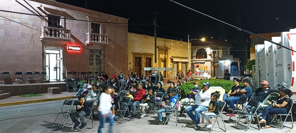 Cientos de personas participan en actividades de la Cineteca Alameda