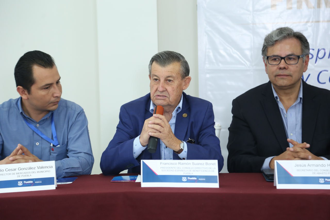 Ayuntamiento de Puebla gestiona colaboración entre la central de abasto y la beneficencia española