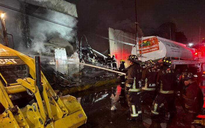 Inician investigación por incendio en Central de Abastos