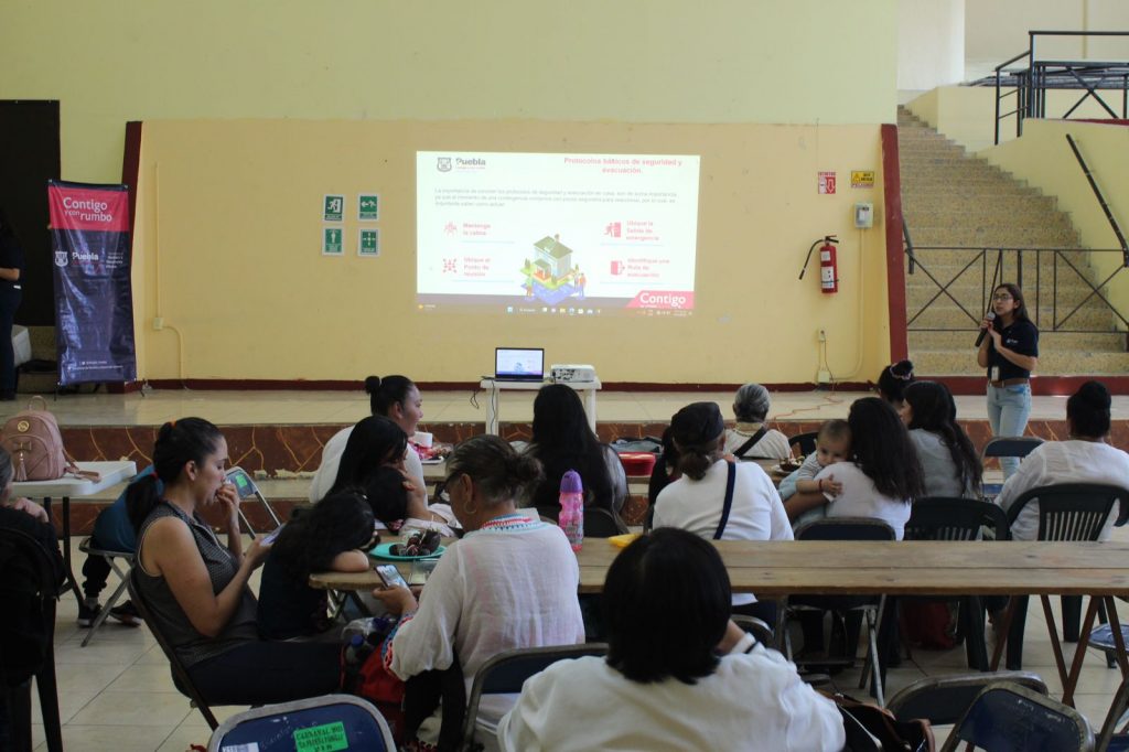 •	En Puebla Capital las mujeres son capacitadas en gestión integral de riesgos y protección civil