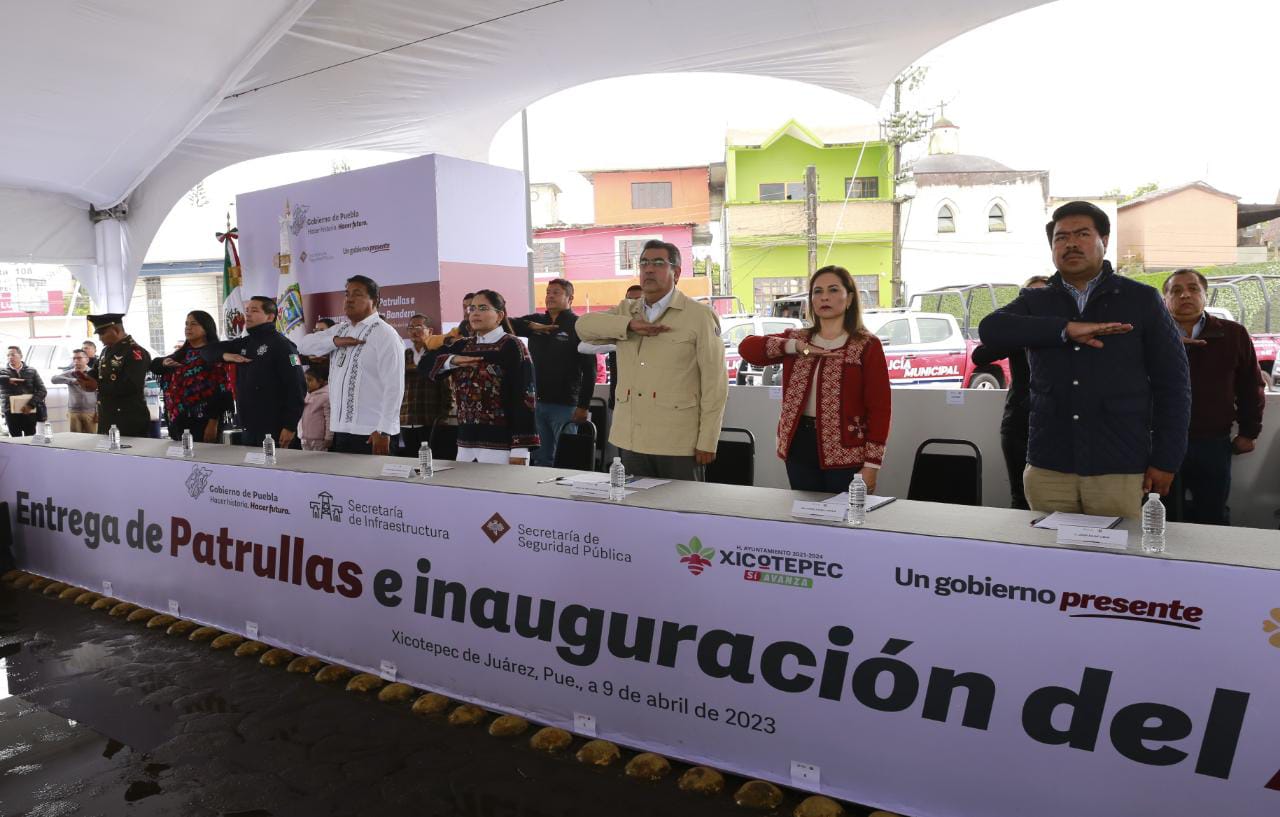 En Xicotepec, Sergio Céspedes Peregrina entregó patrullas y obras de infraestructura
