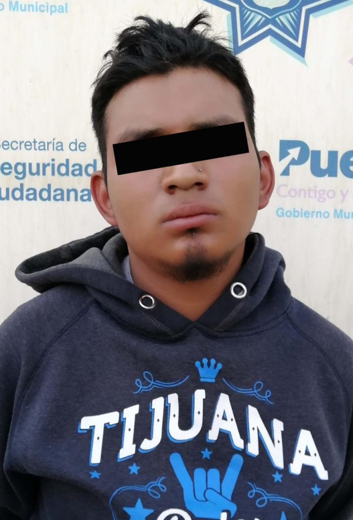 Atrapan a par de rateros en Puebla capital