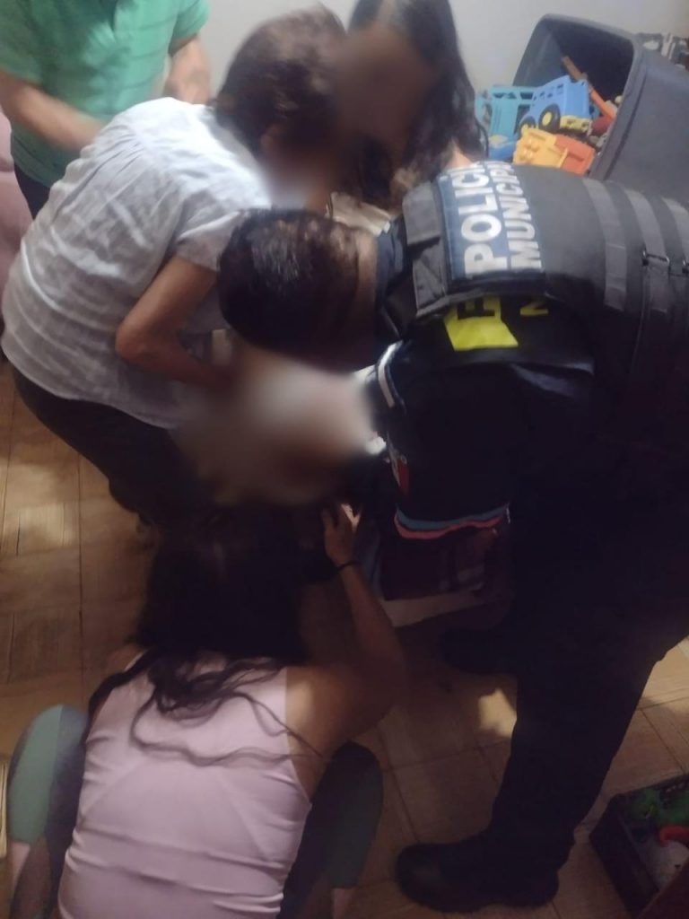 Evitan que menor de edad muriera asfixiado