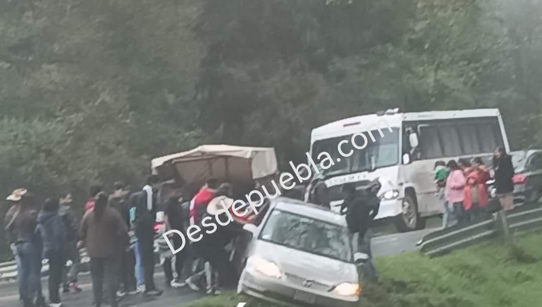 Siguen los accidentes en la México Tuxpan; reportan 7 heridos en Xicotepec