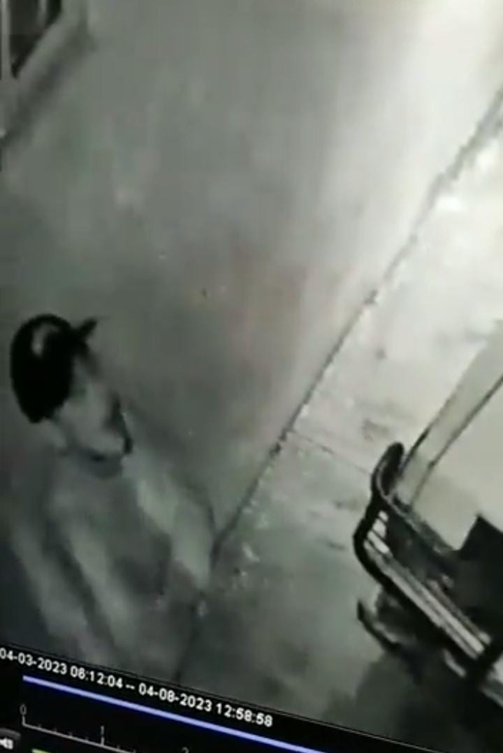 Video desde Puebla: Roban y desvalijan camioneta en Huauchinango