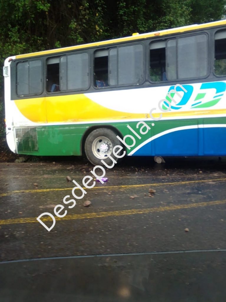 Autobús de pasajeros sufre grave accidente en la México-Tuxpan