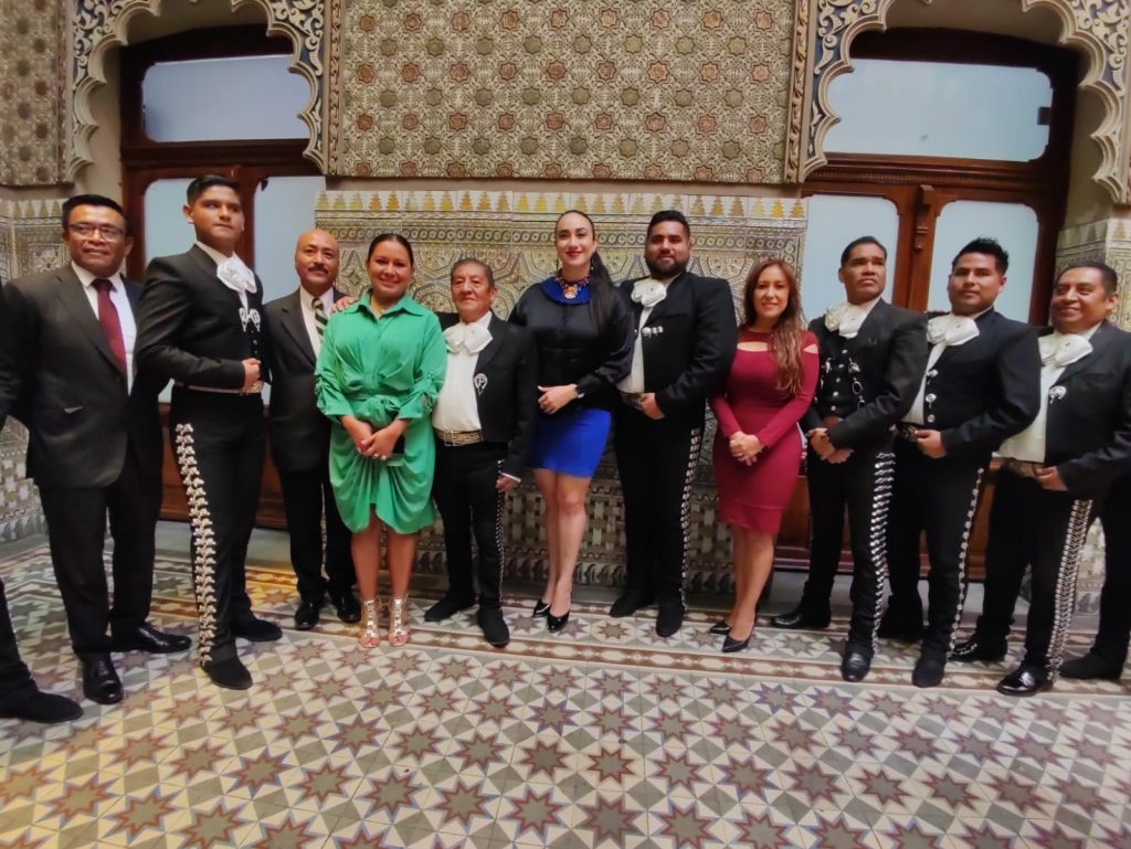 Congreso del Estado reconoce trayectoria del Mariachi Tapatío de Álvaro Paulino