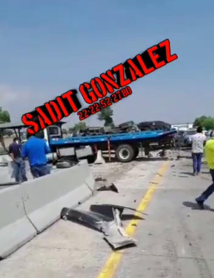 Video desde Puebla: Chocan camiones en la Puebla Córdoba