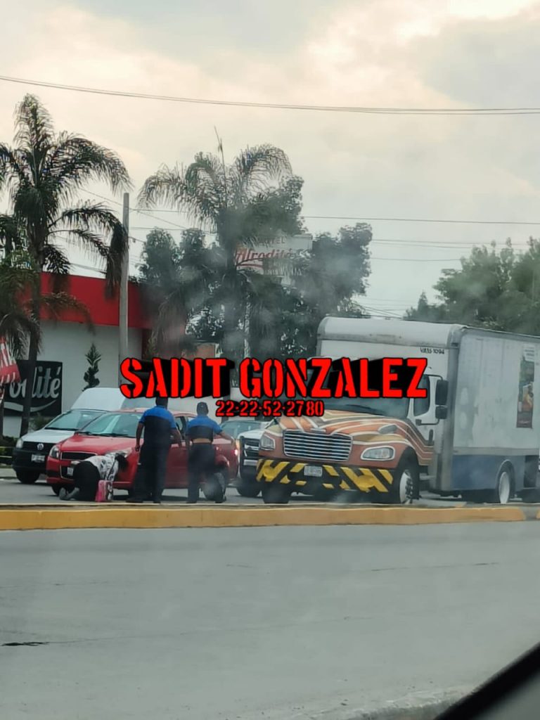Por no usar puente peatonal, la atropellan en Amozoc