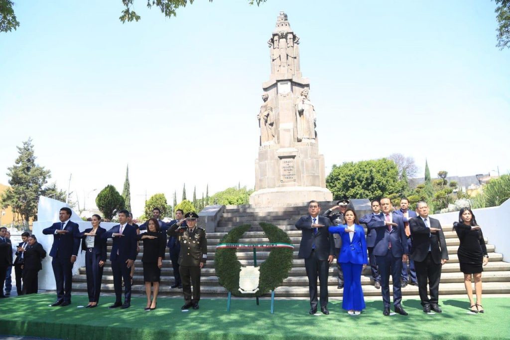 Video desde Puebla: Sergio Salomón Céspedes y Eduardo Rivera encabezan ceremonia por el aniversario de la ciudad